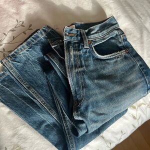 Zara Blue Jeans 
Size 4

Taking offers, want gone 
Worn once